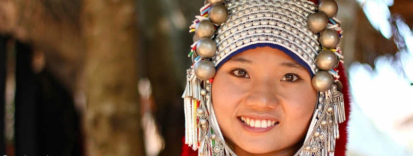 La coiffe de l'ethnie Akha au Laos