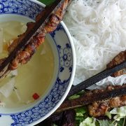 Le bun cha, plat incontournable de la capitale vietnamienne