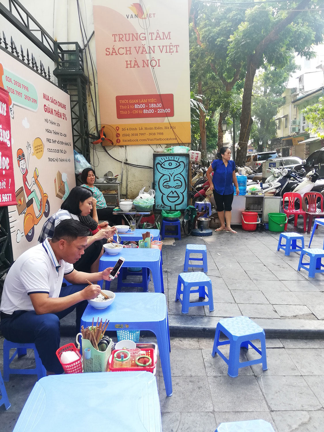 Une oeuvre de Christophe Lecoutre dans les rues de Hanoi