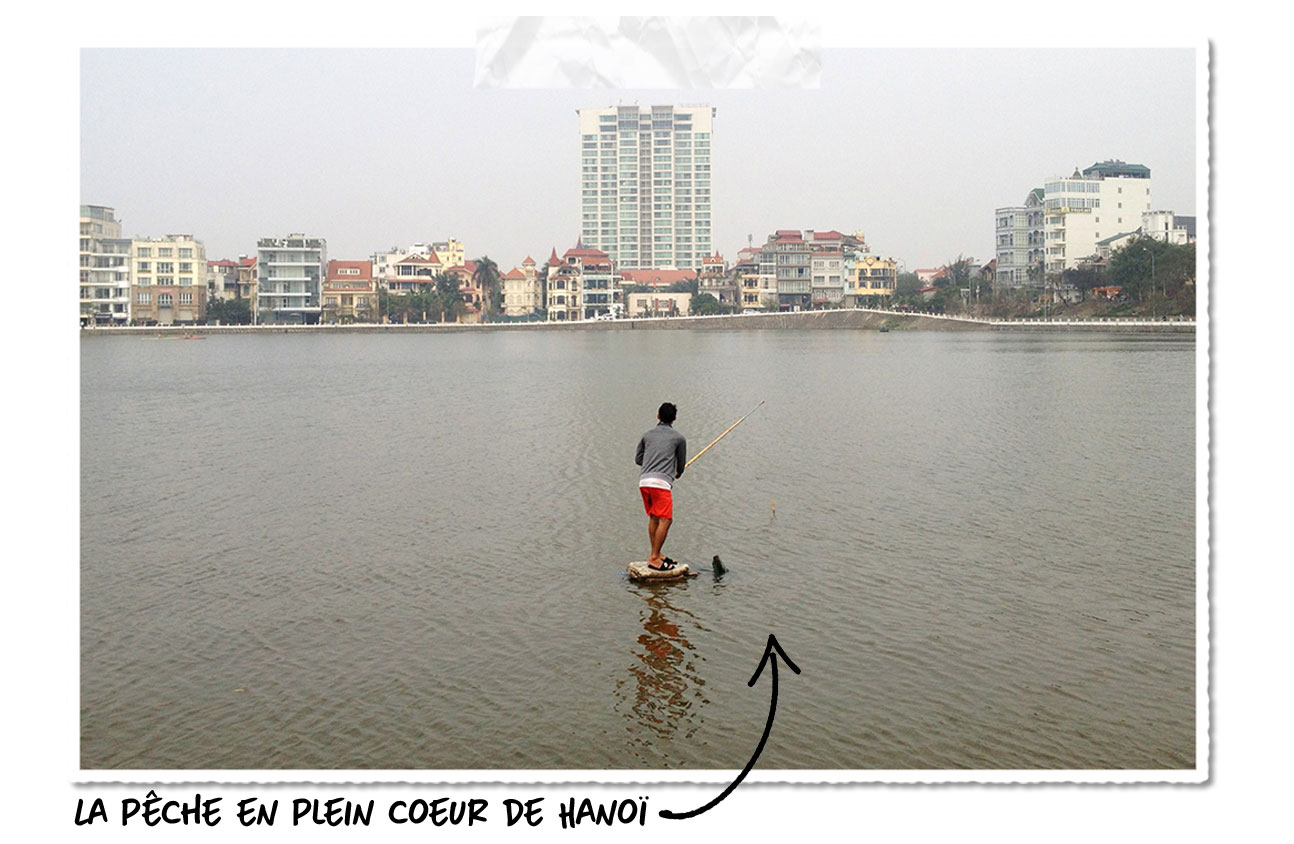 Pêcher en plein de coeur de Hanoï au Vietnam