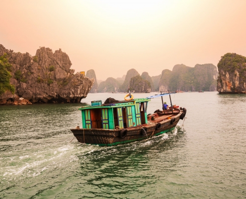 La baie d'Halong au Vietnam pour un voyage de noces
