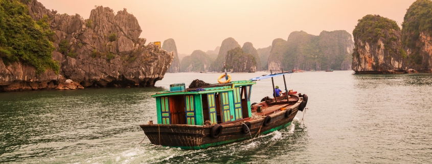 La baie d'Halong au Vietnam pour un voyage de noces